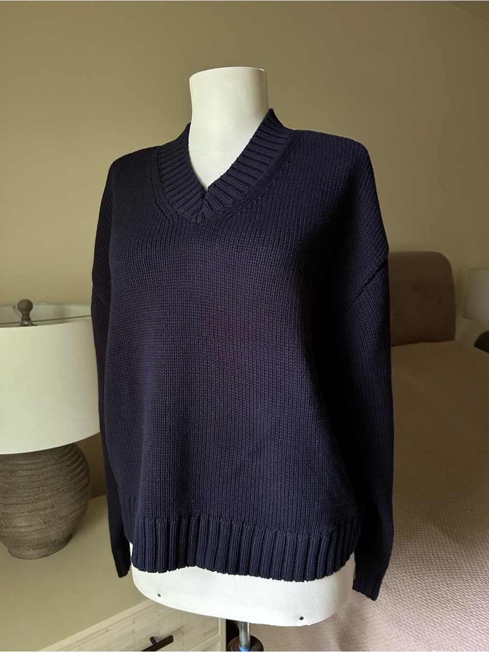 NWT Women's Gap Factory Oversized V-Neck Sweater Size Small in Navy